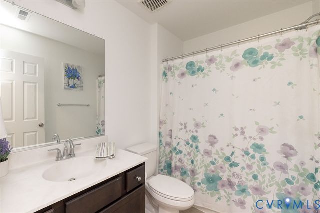 6524 Bolles Landing Ct, Chester, VA 23831