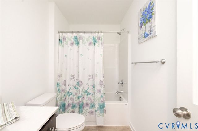 6524 Bolles Landing Ct, Chester, VA 23831