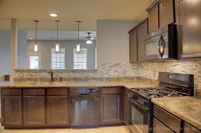 7313 S Gardenia Avenue, Broken Arrow, OK 74011