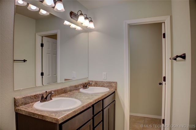 7313 S Gardenia Avenue, Broken Arrow, OK 74011