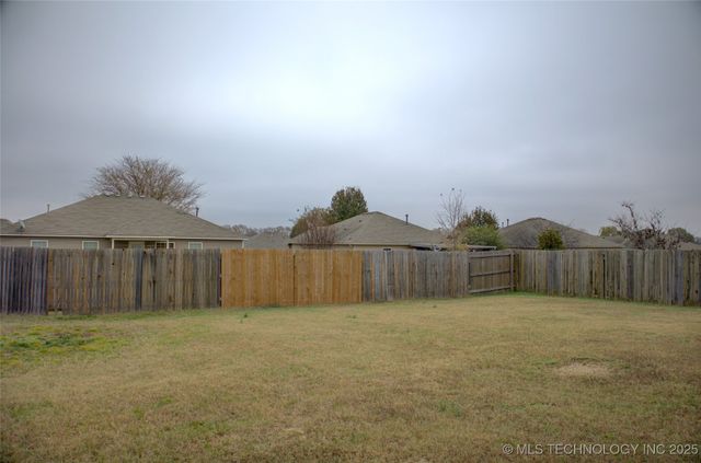 7313 S Gardenia Avenue, Broken Arrow, OK 74011