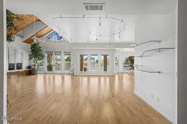 1071 E SANDPIPER Drive, Tempe, AZ 85283