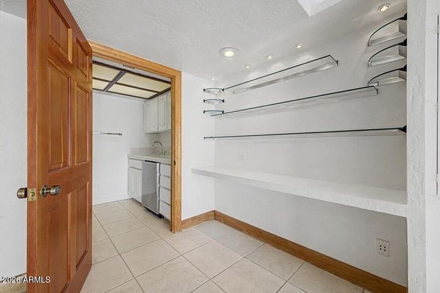 1071 E SANDPIPER Drive, Tempe, AZ 85283