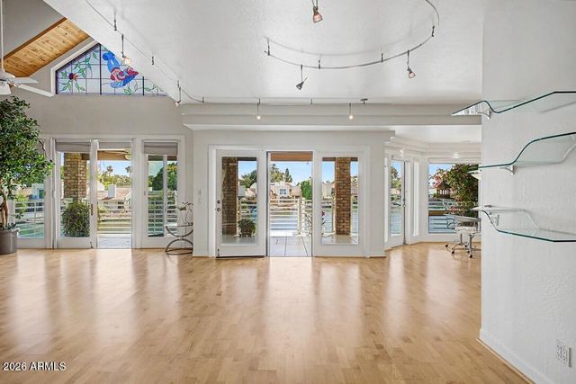 1071 E SANDPIPER Drive, Tempe, AZ 85283