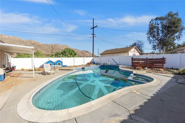 20409 Harvard Way, Riverside, CA 92507