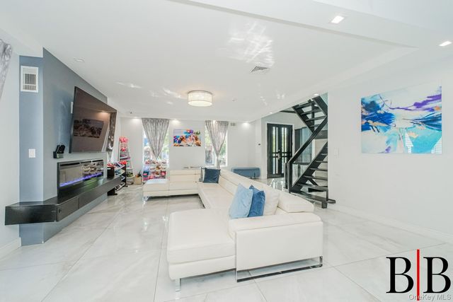 2161 E 72nd Street, Brooklyn, NY 11234