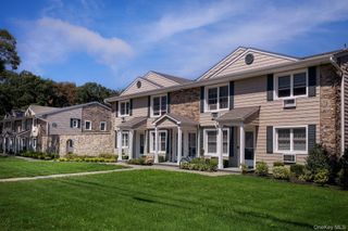 57 Island Boulevard 57E, Bohemia, NY 11716