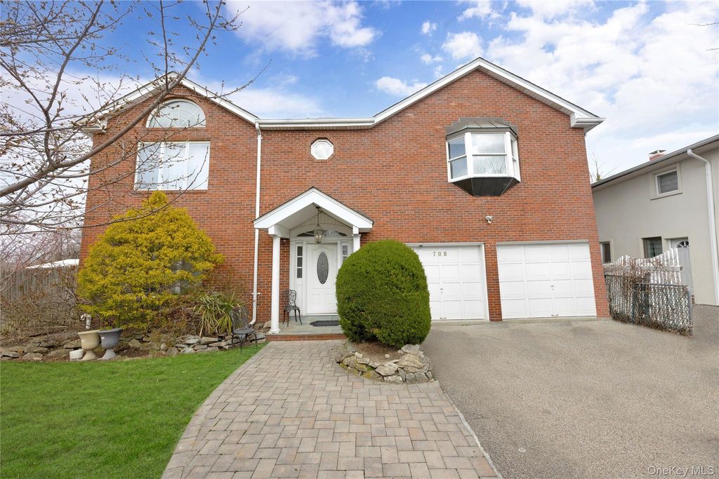 708 Park Lane, Cedarhurst, NY 11516