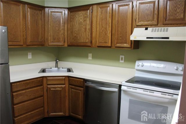 5219 Ravens Crest, Plainsboro, NJ 08536