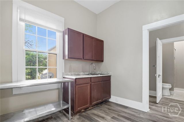 922 E 37th Street, Savannah, GA 31401