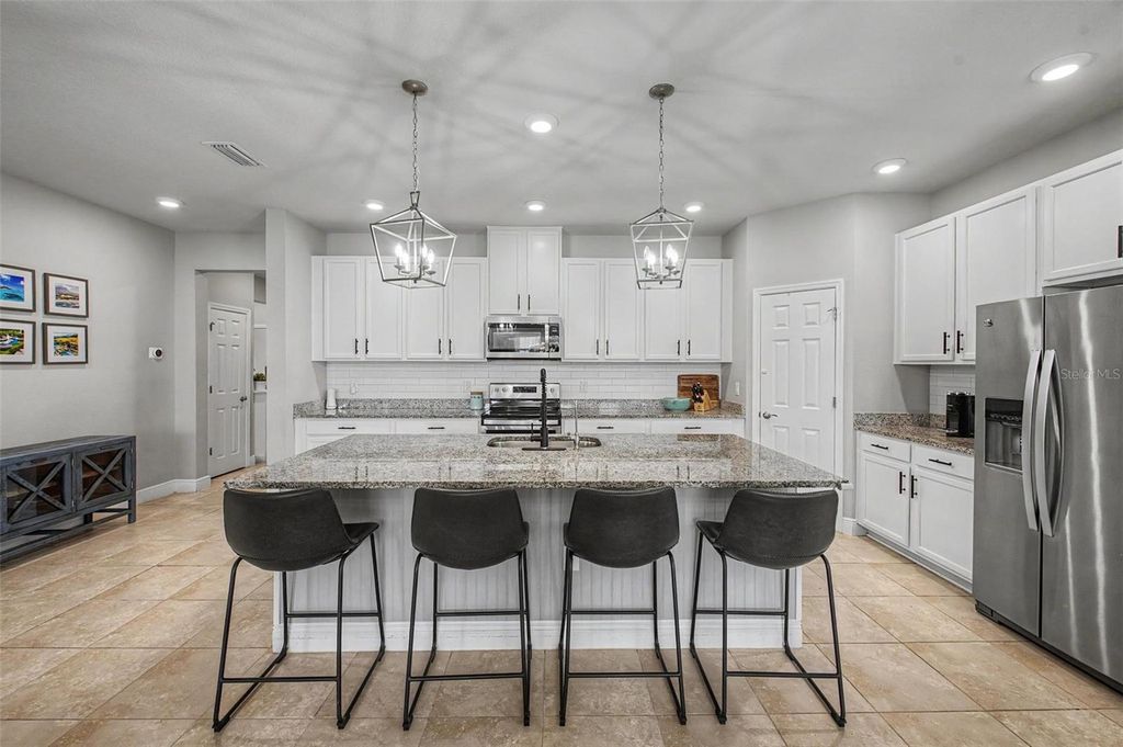 Image 14 of property listing at 11523 NAVEL ORANGE WAY, Tampa, FL 33626