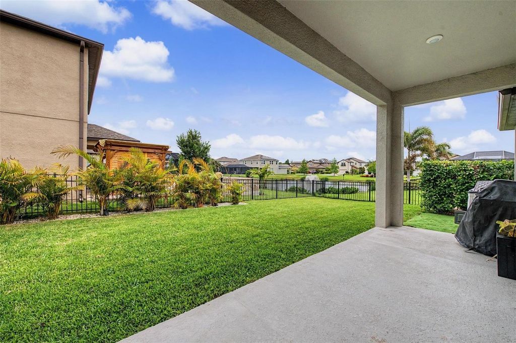 Image 19 of property listing at 11523 NAVEL ORANGE WAY, Tampa, FL 33626