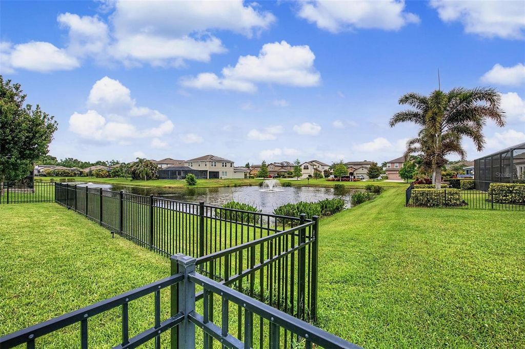 Image 20 of property listing at 11523 NAVEL ORANGE WAY, Tampa, FL 33626