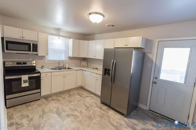 337 Lakewood Dr, Petersburg, VA 23805