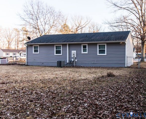 337 Lakewood Dr, Petersburg, VA 23805