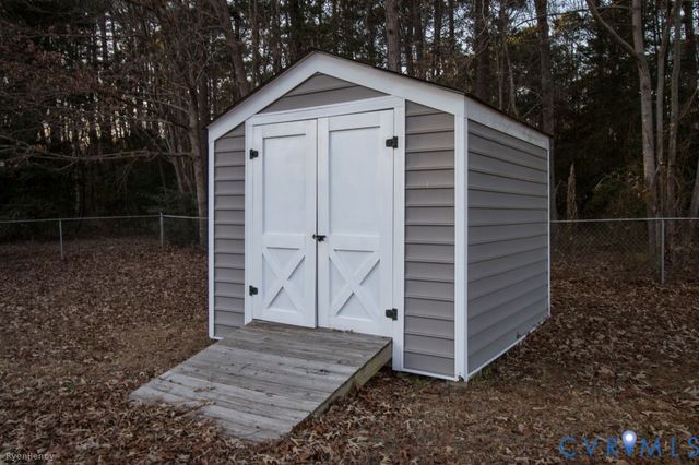 337 Lakewood Dr, Petersburg, VA 23805