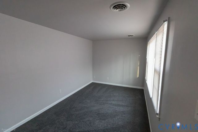 337 Lakewood Dr, Petersburg, VA 23805