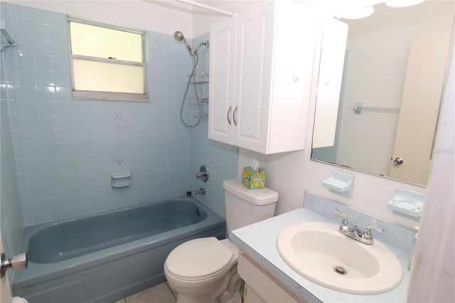 707 HUXLEY PLACE 7, Sun City Center, FL 33573