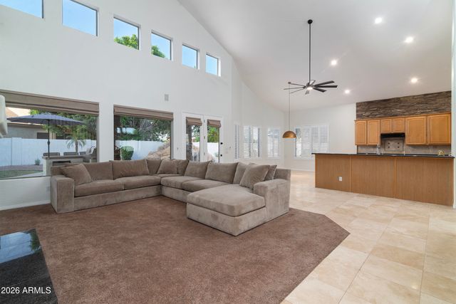 1252 E SHAMROCK Street, Gilbert, AZ 85295