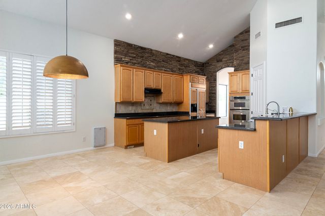 1252 E SHAMROCK Street, Gilbert, AZ 85295
