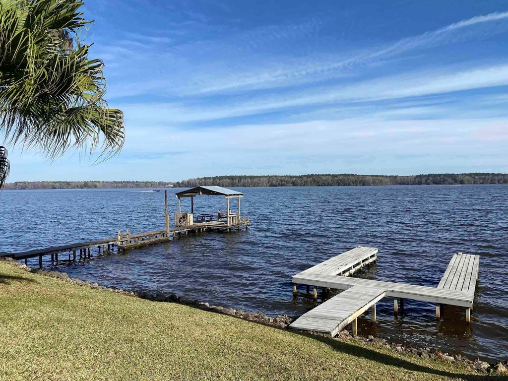 1990 Lake Point Lane, Tallahassee, FL 32310
