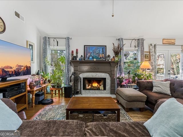 4245 Mahall Court NW, Kennesaw, GA 30144