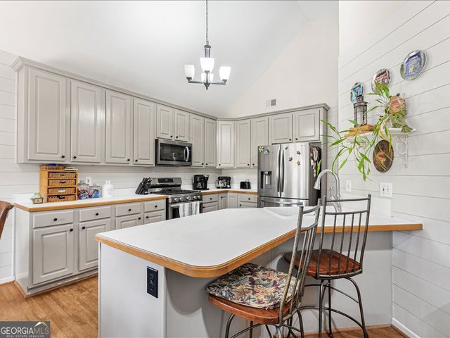 4245 Mahall Court NW, Kennesaw, GA 30144