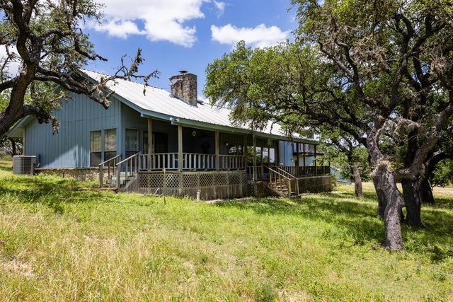 119 E Pecan Valley Rd, Center Point, TX 78010
