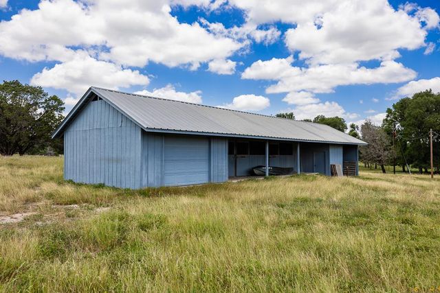 119 E Pecan Valley Rd, Center Point, TX 78010