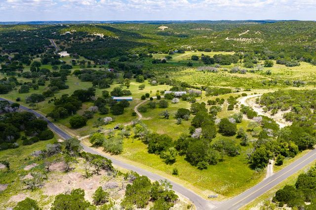 119 E Pecan Valley Rd, Center Point, TX 78010