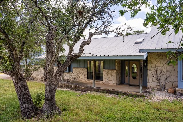 119 E Pecan Valley Rd, Center Point, TX 78010