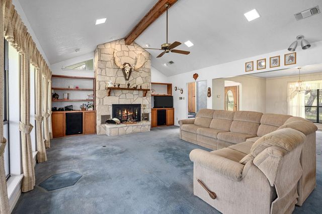 119 E Pecan Valley Rd, Center Point, TX 78010
