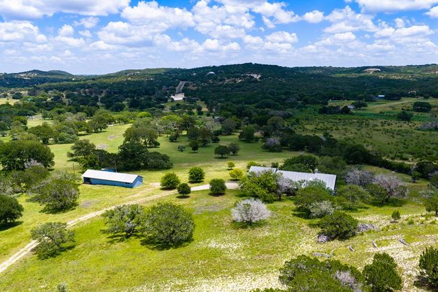 119 E Pecan Valley Rd, Center Point, TX 78010