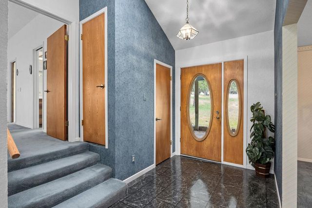 119 E Pecan Valley Rd, Center Point, TX 78010