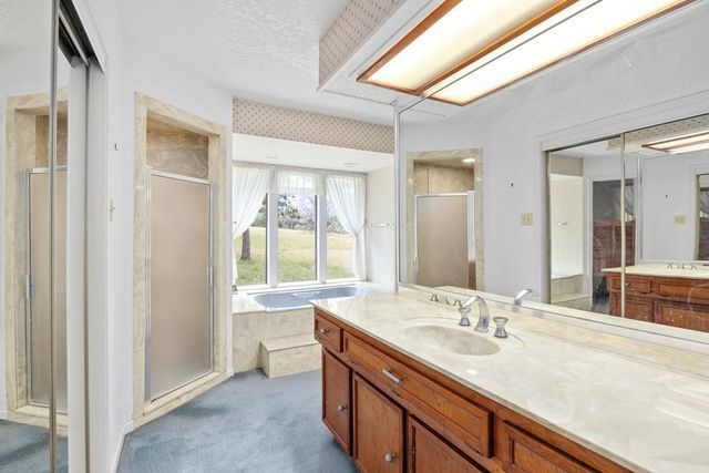119 E Pecan Valley Rd, Center Point, TX 78010