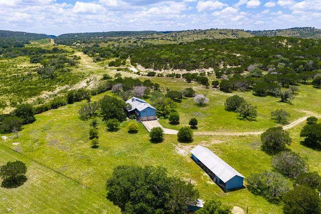 119 E Pecan Valley Rd, Center Point, TX 78010