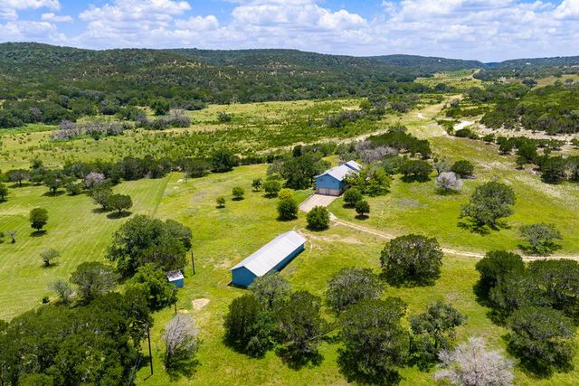 119 E Pecan Valley Rd, Center Point, TX 78010