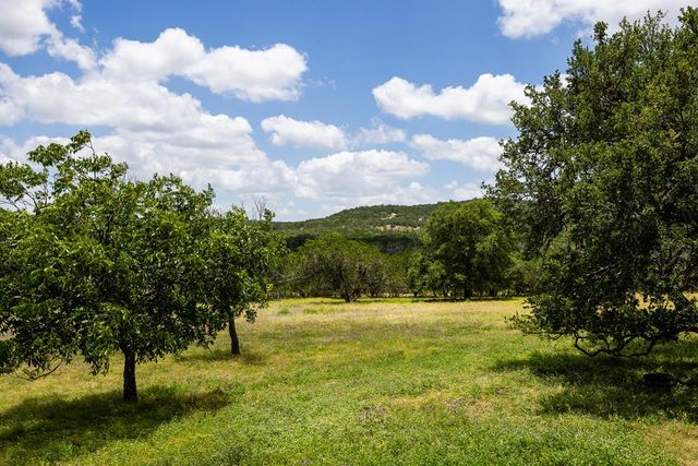 119 E Pecan Valley Rd, Center Point, TX 78010