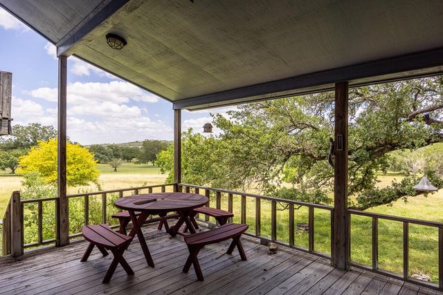 119 E Pecan Valley Rd, Center Point, TX 78010