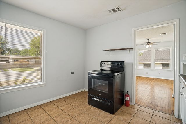 2514 WAVERLY AVE, San Antonio, TX 78228