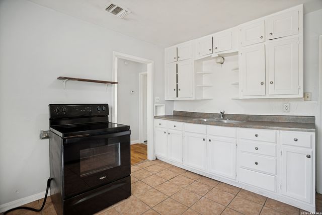 2514 WAVERLY AVE, San Antonio, TX 78228