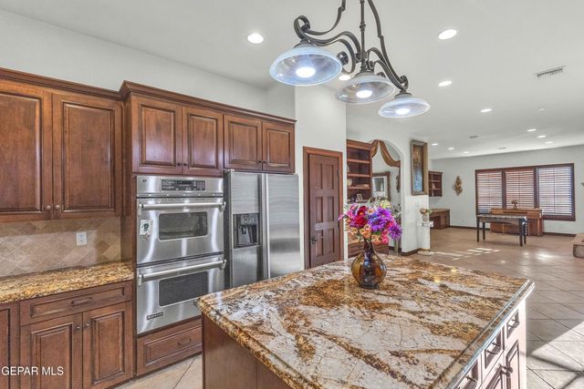 41 Sun Point Lane, El Paso, TX 79912