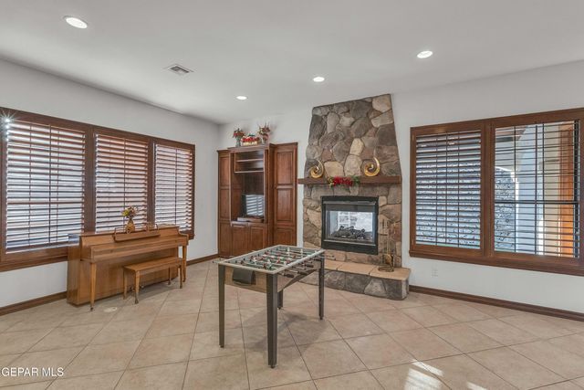 41 Sun Point Lane, El Paso, TX 79912