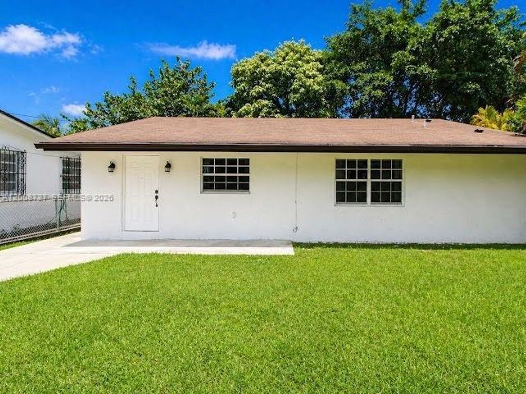 2831 SW 21st St 2831, Miami, FL 33145
