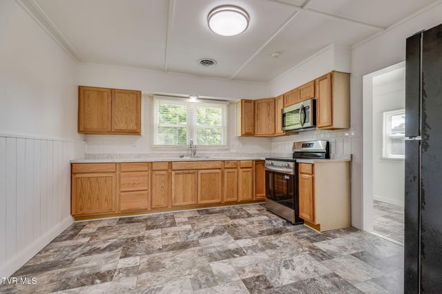 541 Free Hill Road, Gray, TN 37615