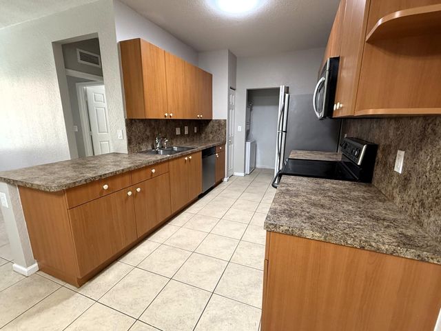 3561 Forest Hill Boulevard, Palm Springs, FL 33406