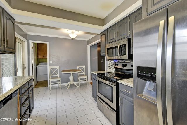 3114 Sudbury Ln, Louisville, KY 40220