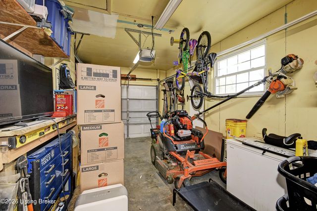 3114 Sudbury Ln, Louisville, KY 40220