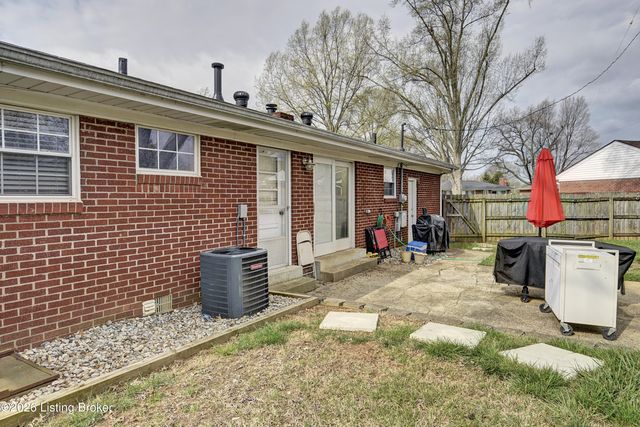 3114 Sudbury Ln, Louisville, KY 40220