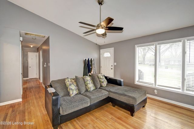 3114 Sudbury Ln, Louisville, KY 40220